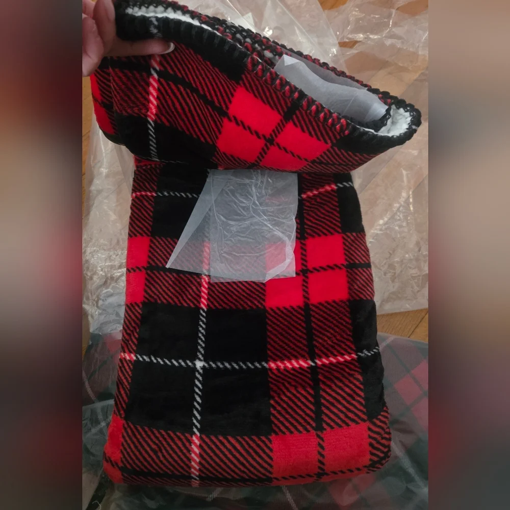 Victorias Secret Red and Black Plaid Tote Bag & Fleece Blanket - NWT